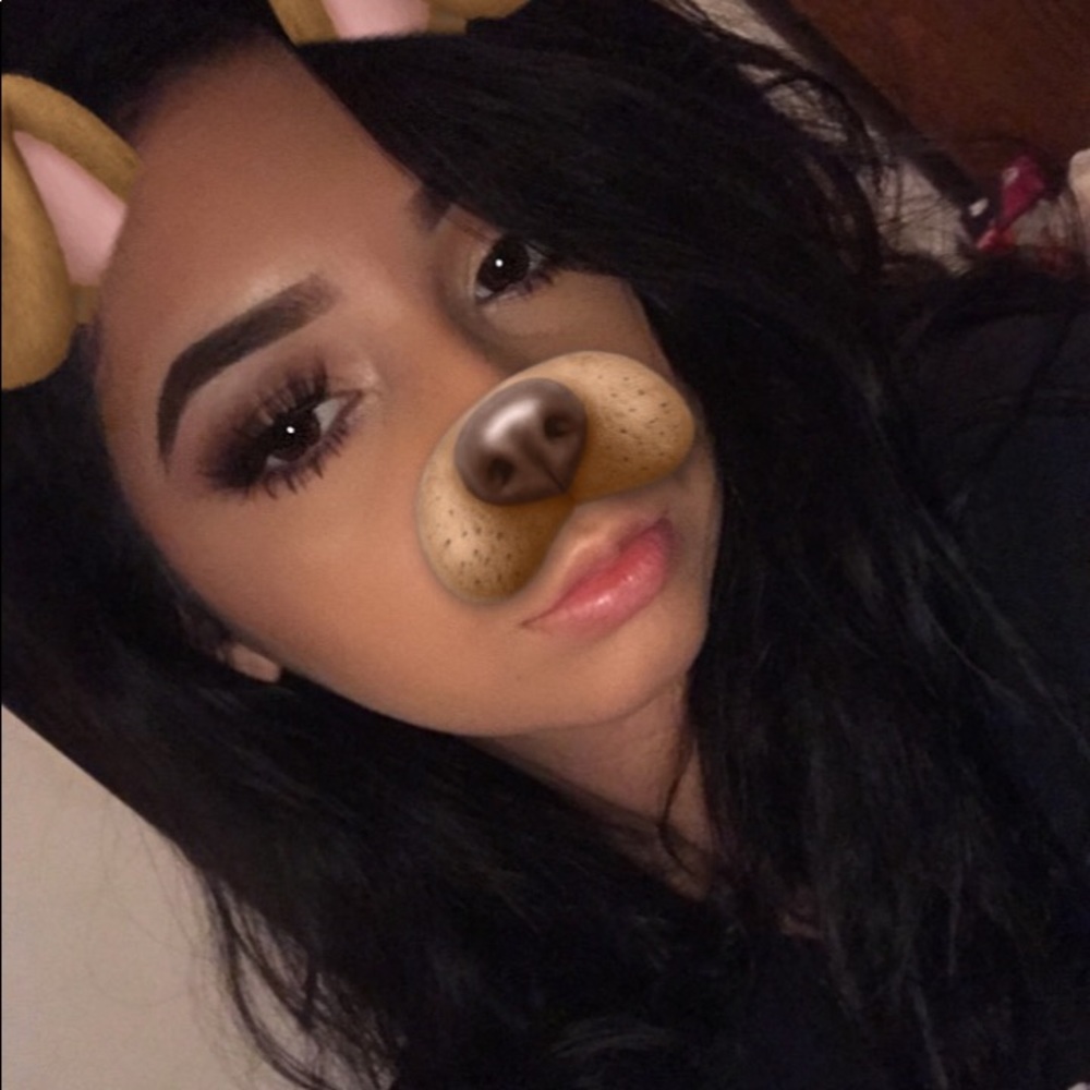 Meet your Posher, Adriana